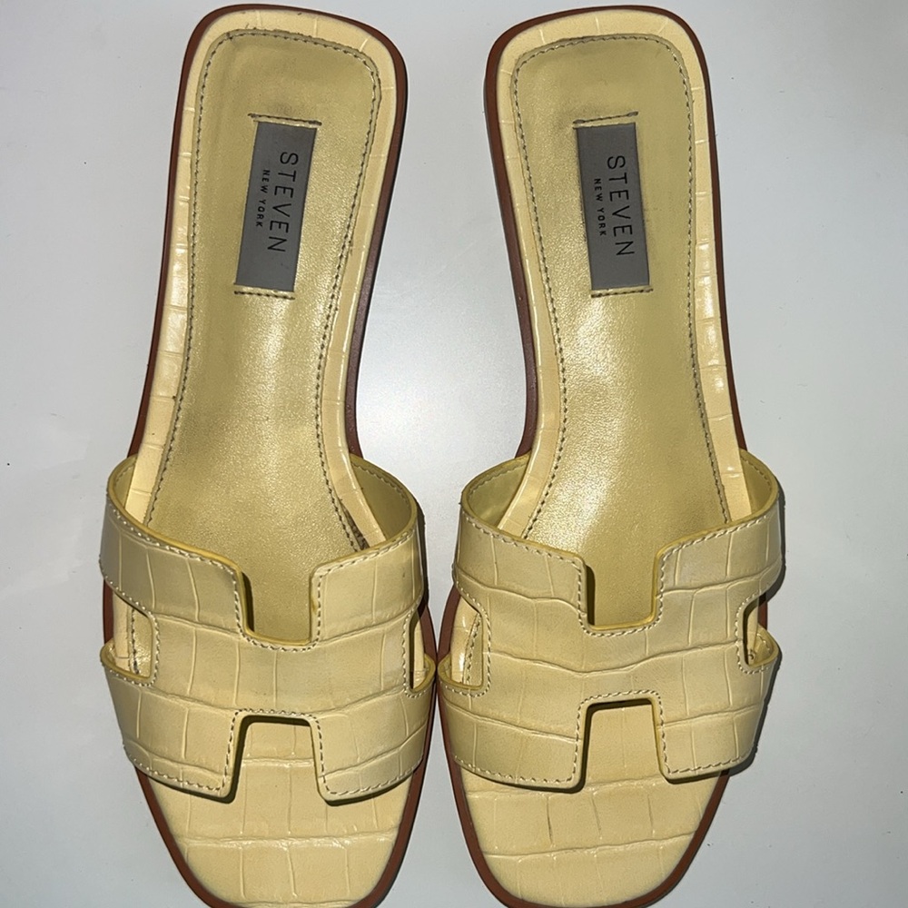 Women’s size 8 Steven by Steve Madden sandal